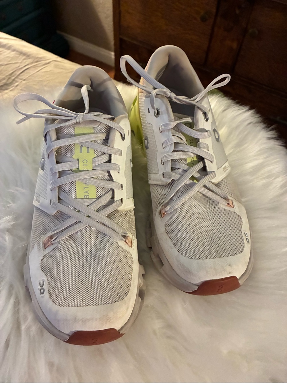 On Running White and Light Peach Cloud Shoes - Picture 3 of 5